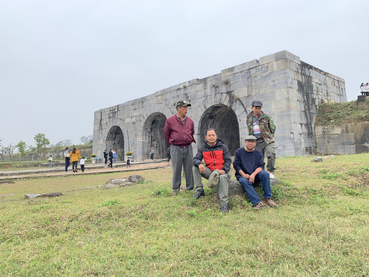 Nhóm bạn thân U70 phượt từ Lâm Đồng ra Tây Bắc, thực hiện lời hứa 50 năm - 5