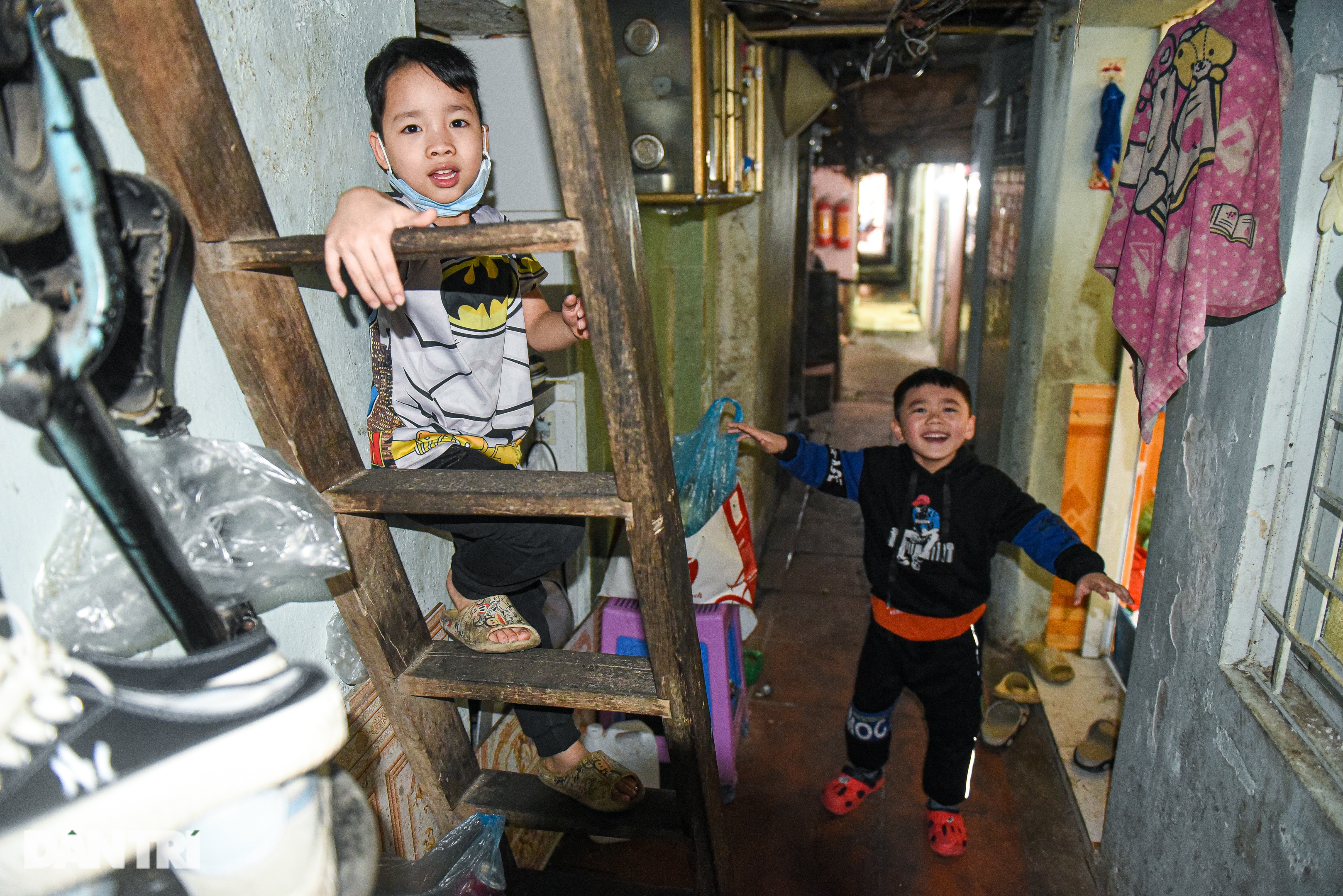 Ngõ lạ ở Hà Nội: Đám hỏi không tráp, người mất không đóng áo quan - 4