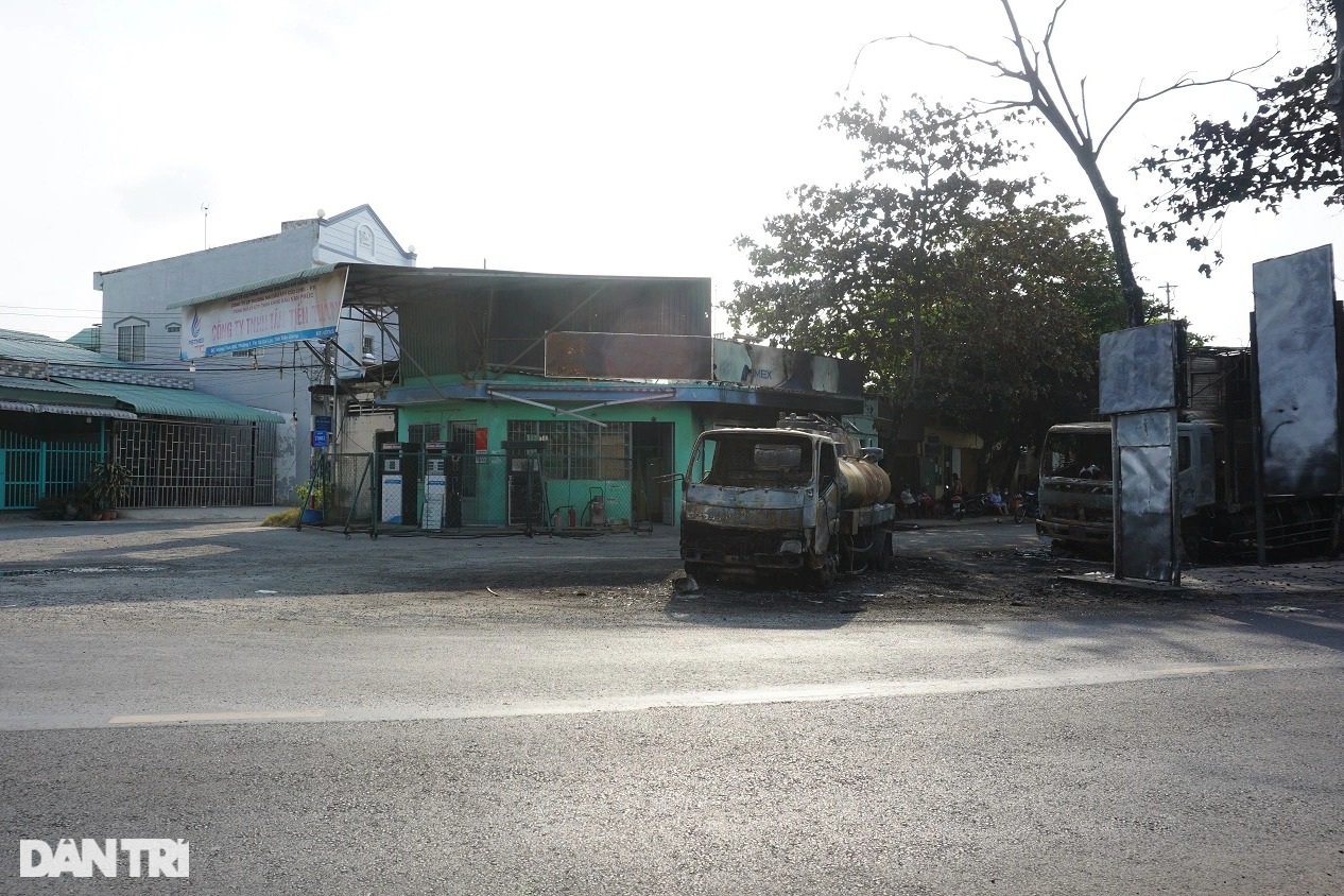 Tài xế dũng cảm lái chiếc xe cháy: Cây xăng phát nổ thì cả khu cháy hết! - 7