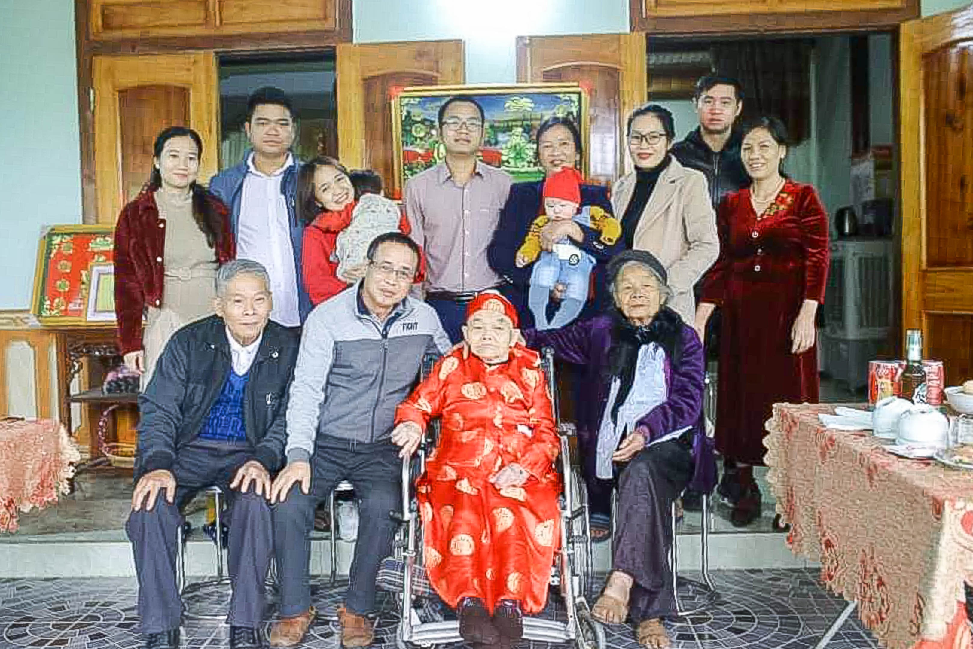 Cụ bà 102 tuổi ở Nghệ An diện áo dài nhận bão like vì quá đẹp - 3