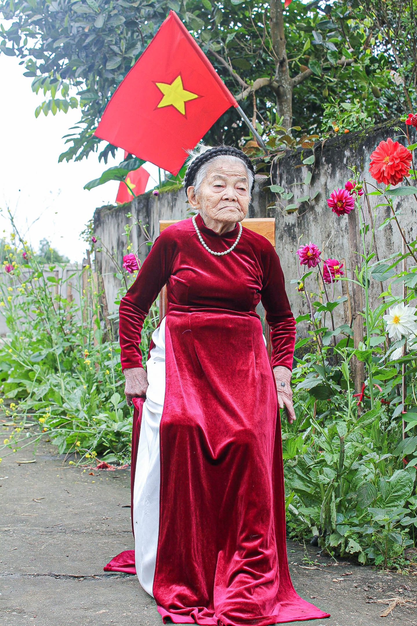 Cụ bà 102 tuổi ở Nghệ An diện áo dài nhận bão like vì quá đẹp - 5