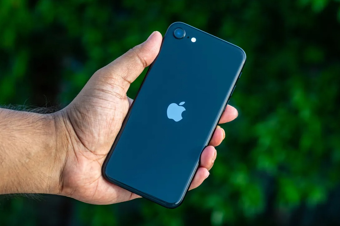iPhone SE 2020 sắp biến mất trên kệ hàng chính hãng tại Việt Nam