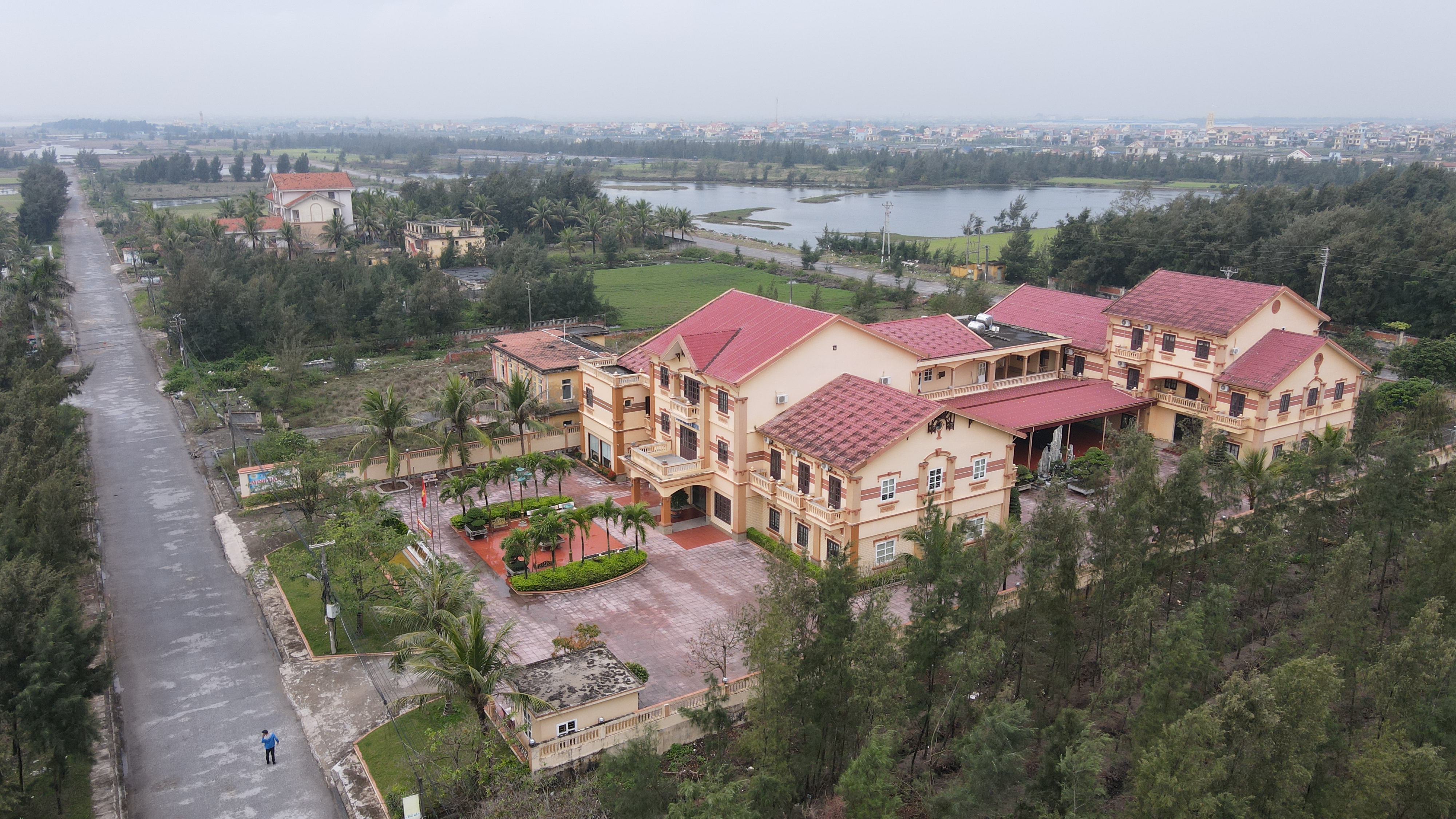 Khách sạn ở thiên đường du lịch biển Quất Lâm: Nơi bỏ hoang, chỗ bán tháo - 12