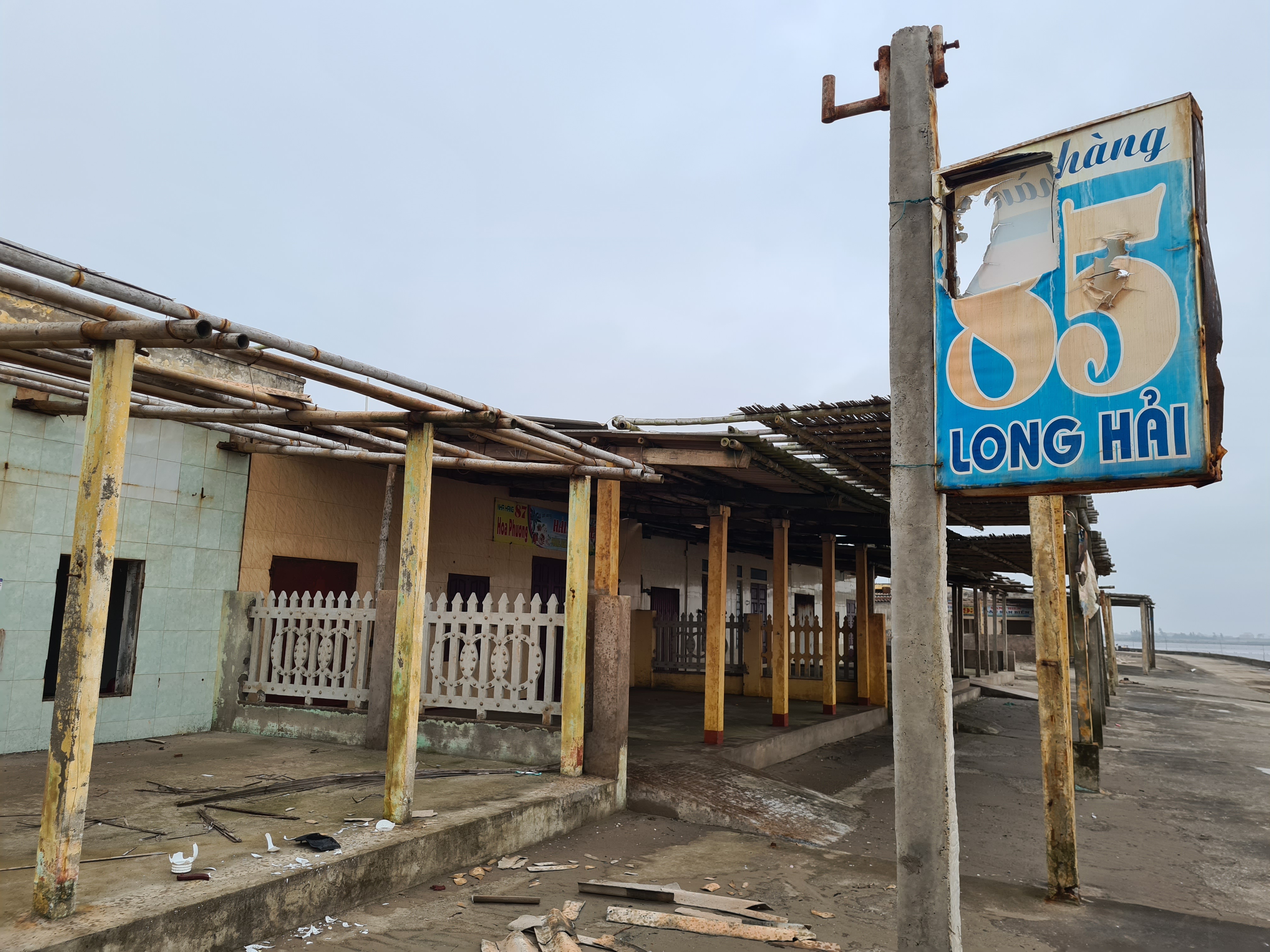 Khách sạn ở thiên đường du lịch biển Quất Lâm: Nơi bỏ hoang, chỗ bán tháo - 21