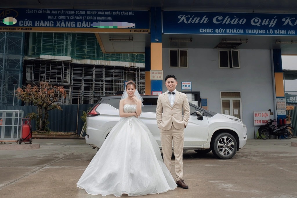 The couple caused a storm with their wedding photos in the most luxurious place today - 3