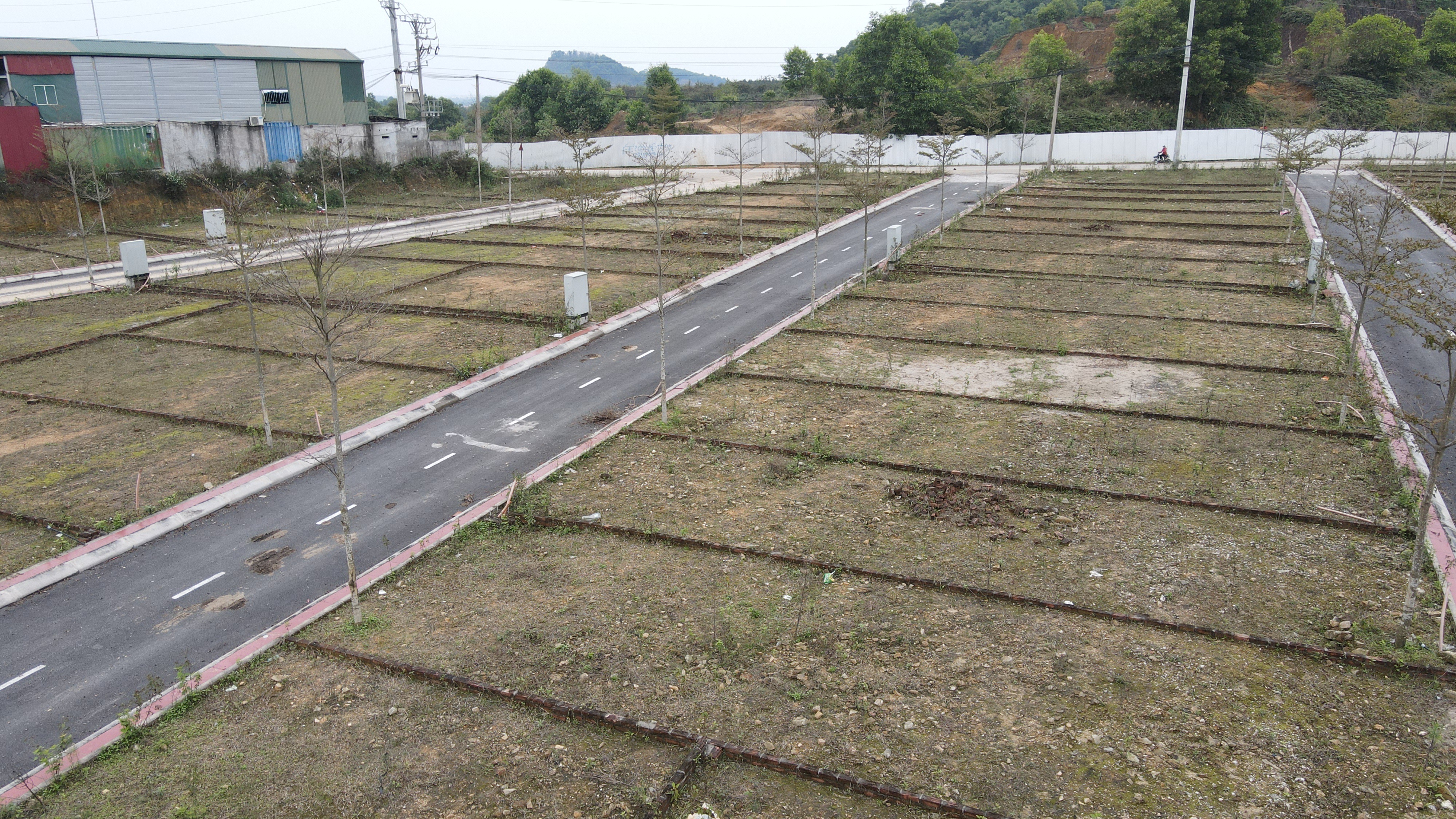Sốt đất hạ nhiệt, nhà đầu tư âm thầm cắt lỗ - 2 Sốt đất hạ nhiệt, nhà đầu tư âm thầm cắt lỗ - 2