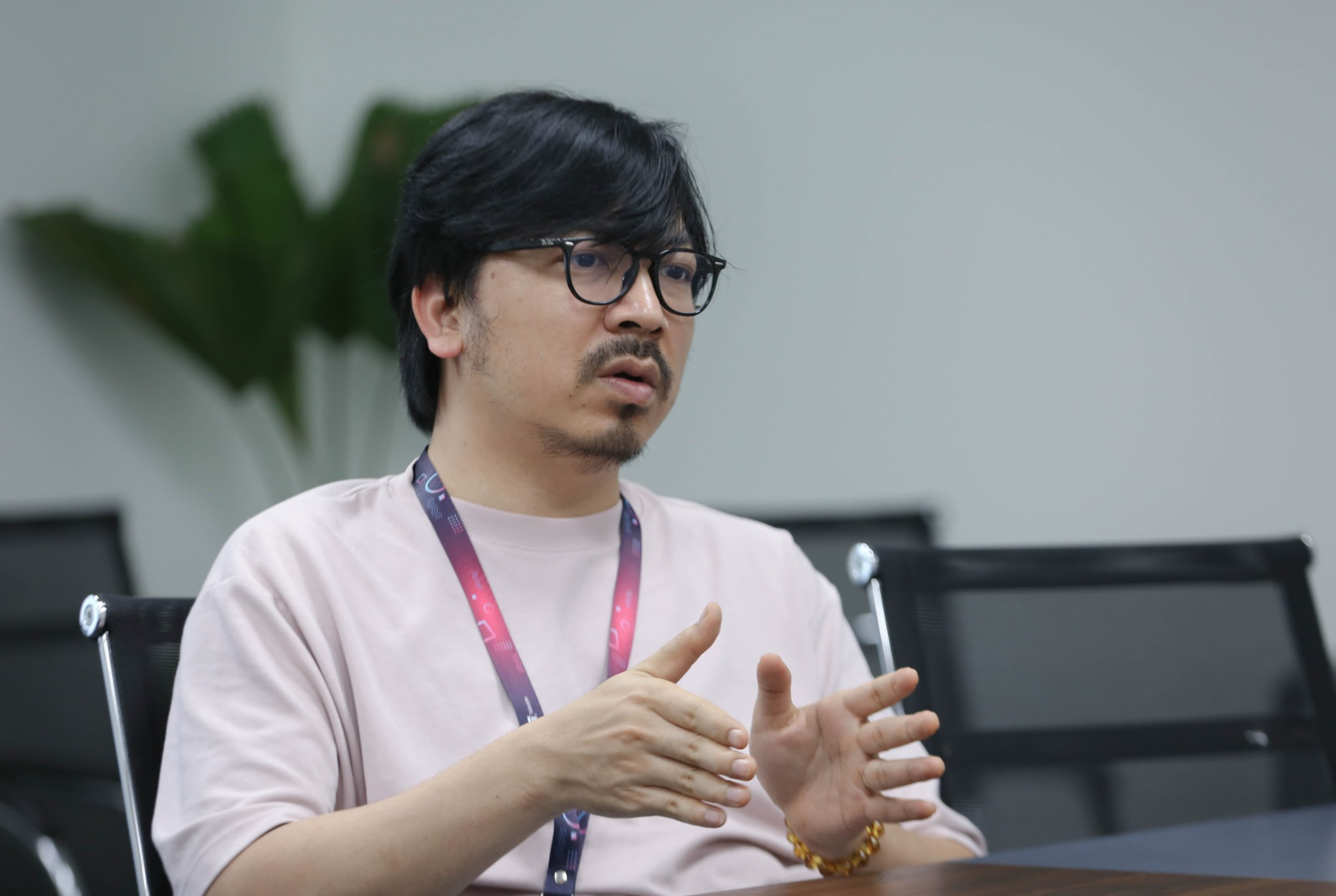 Giáo sư Xoay Đinh Tiến Dũng: Ra ngoài hỏi xoáy, về nhà lại bị vợ xoay - 1