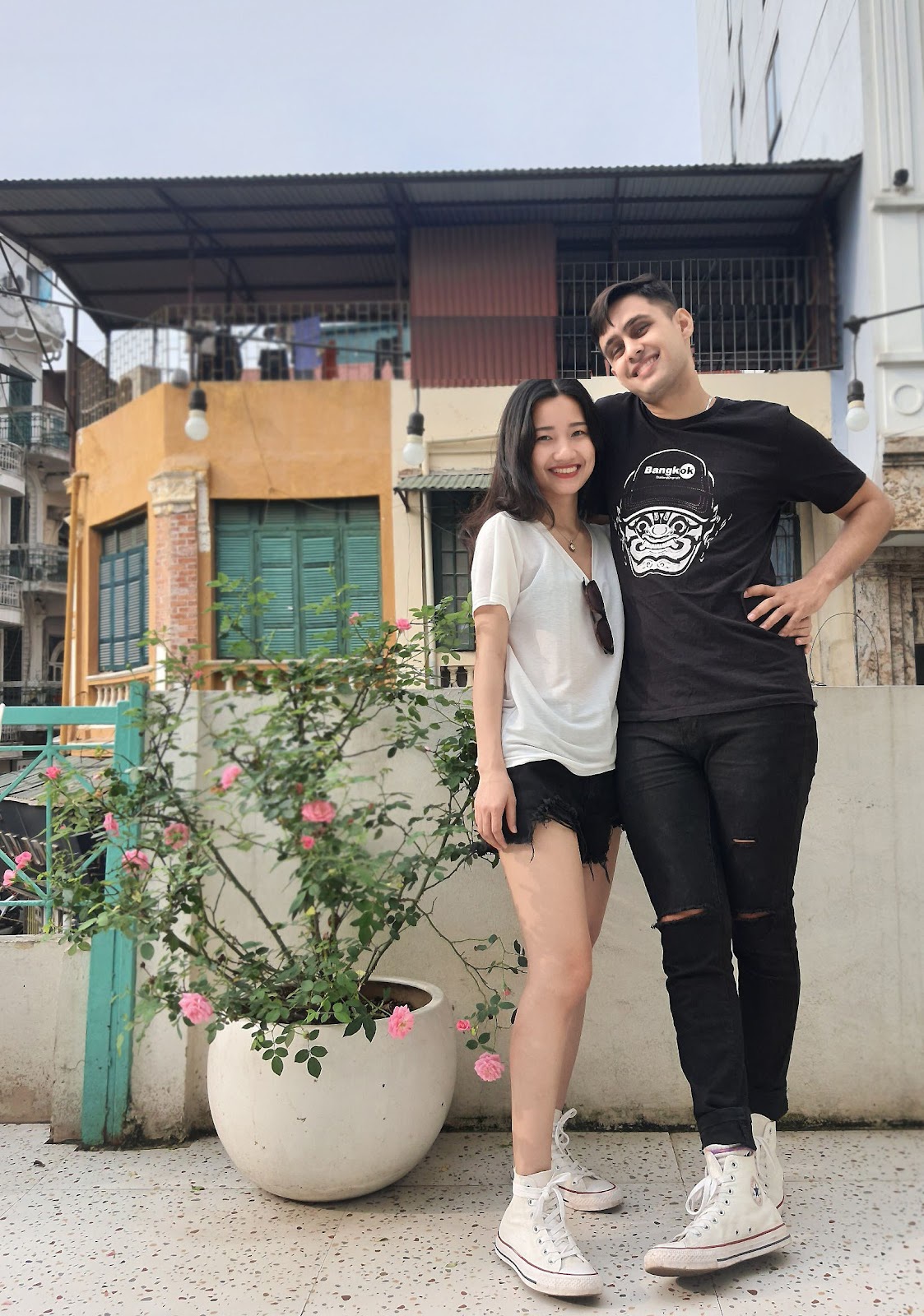 Chàng trai Nam Phi tay trắng, nhịn ăn để tán cô gái Việt - 1