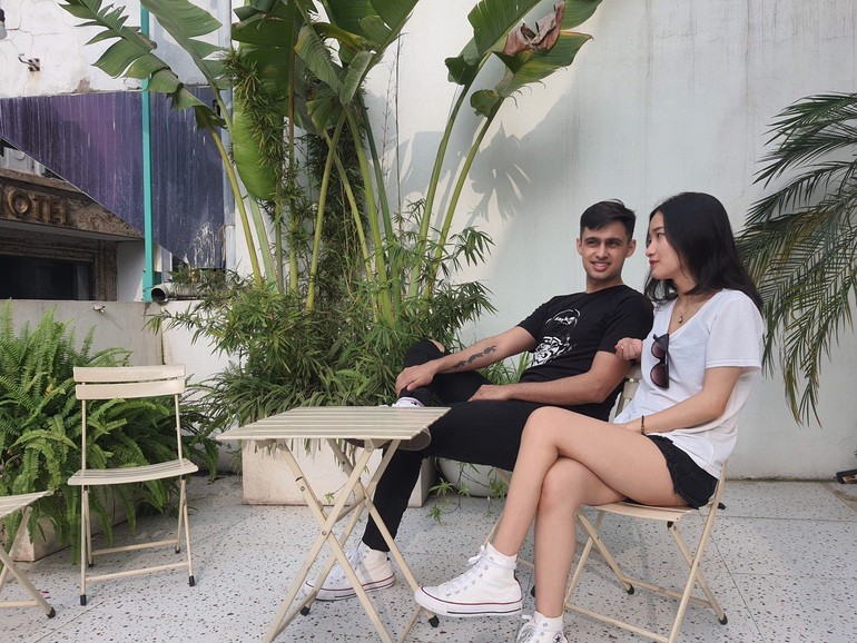 Chàng trai Nam Phi tay trắng, nhịn ăn để tán cô gái Việt - 2