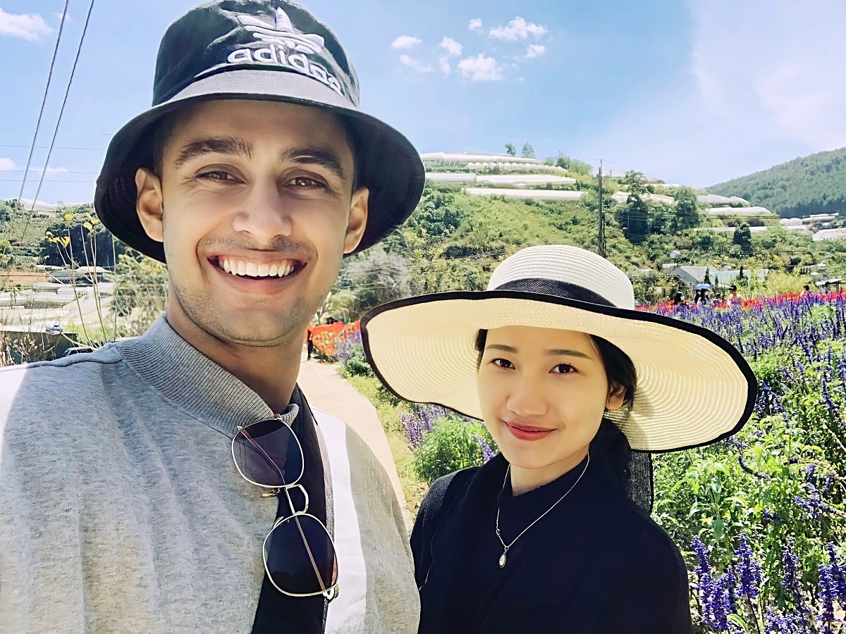 Chàng trai Nam Phi tay trắng, nhịn ăn để tán cô gái Việt - 4