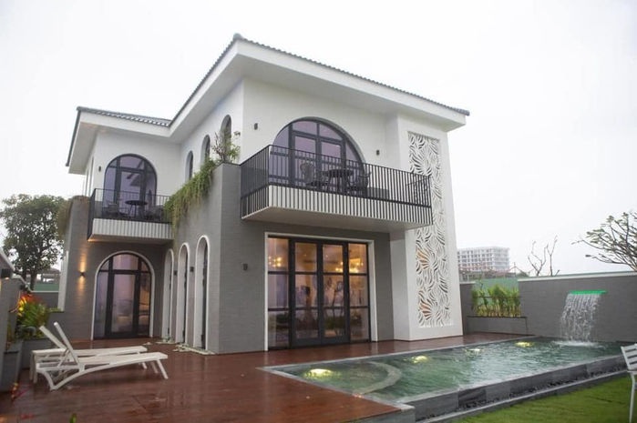 Chiều vợ như Tuấn Hưng: Tặng biệt thự 50 tỷ đồng, gọi yêu là Chủ tịch - 2 Chiều vợ như Tuấn Hưng: Tặng biệt thự 50 tỷ đồng, gọi yêu là Chủ tịch - 2