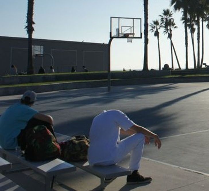 … thì dường như chàng trai này đã đánh rơi mất đầu của mình.