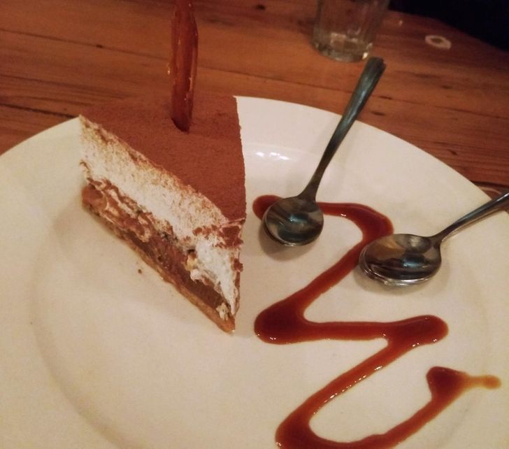 Nếu nhìn thấy một chiếc dĩa bị vỡ, có thể bạn đã nhìn nhầm.