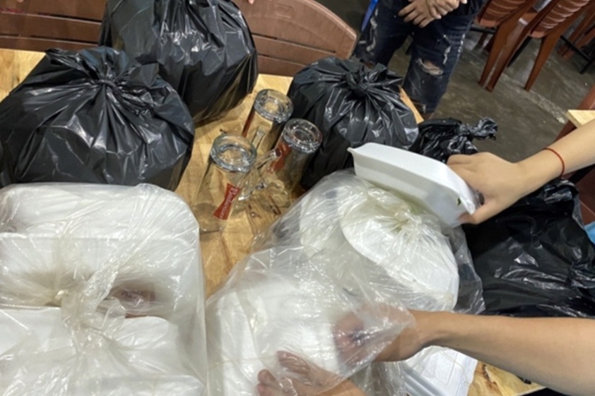 22 người ăn hải sản hết 42 triệu đồng: Chúng tôi sẵn sàng đối chất - 2