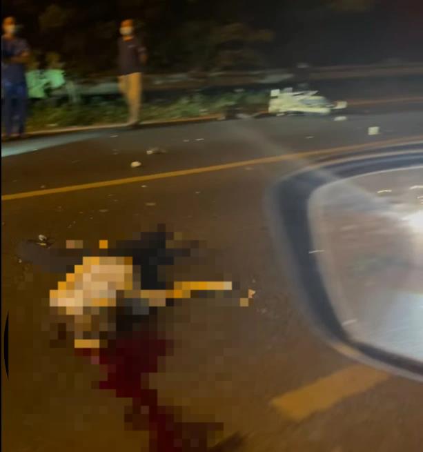 A young girl riding a motorbike died while traveling in the opposite direction on Thang Long Boulevard - 1
