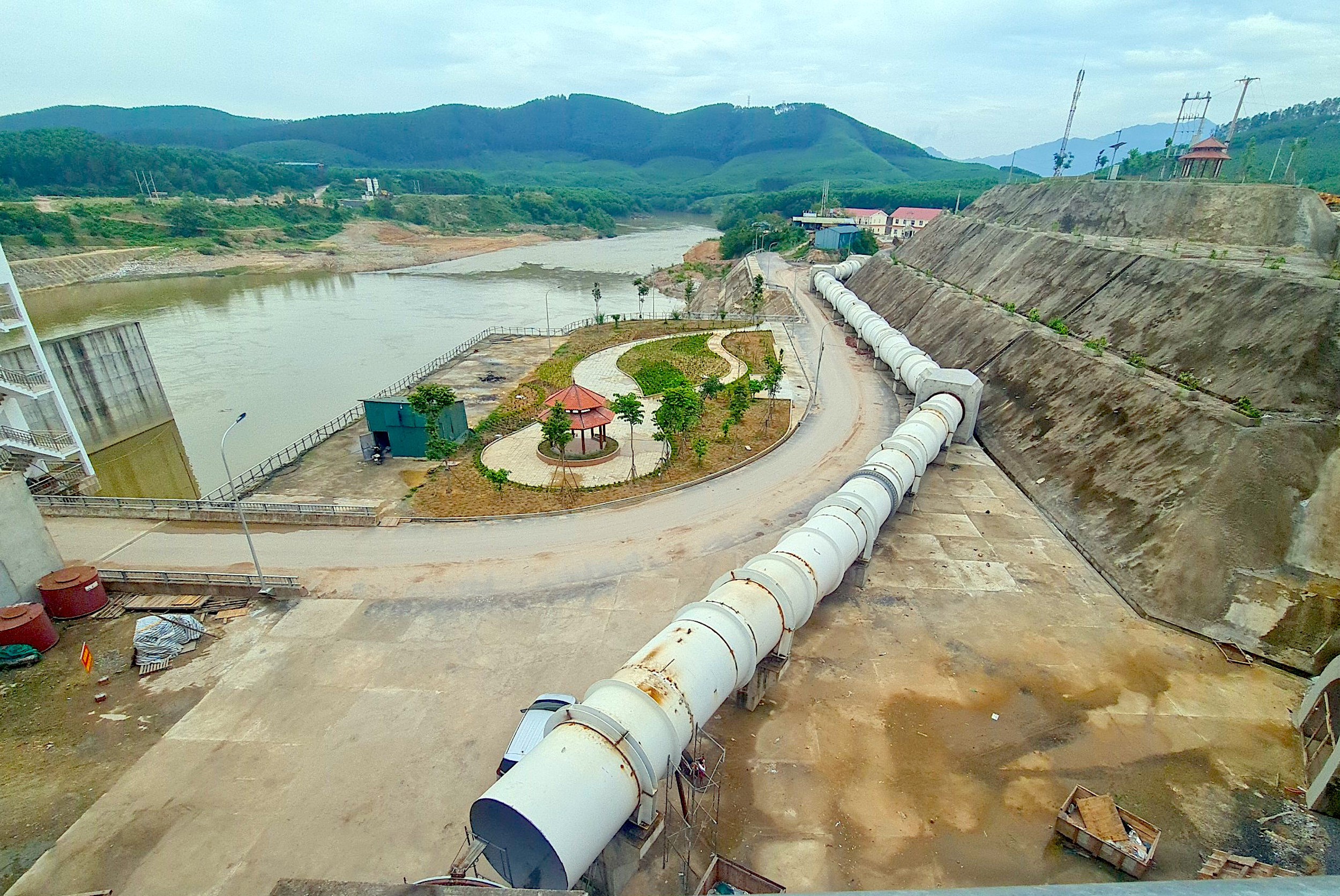 Close-up of the great project of more than 5,300 billion VND with a tunnel through the river Hieu - 8