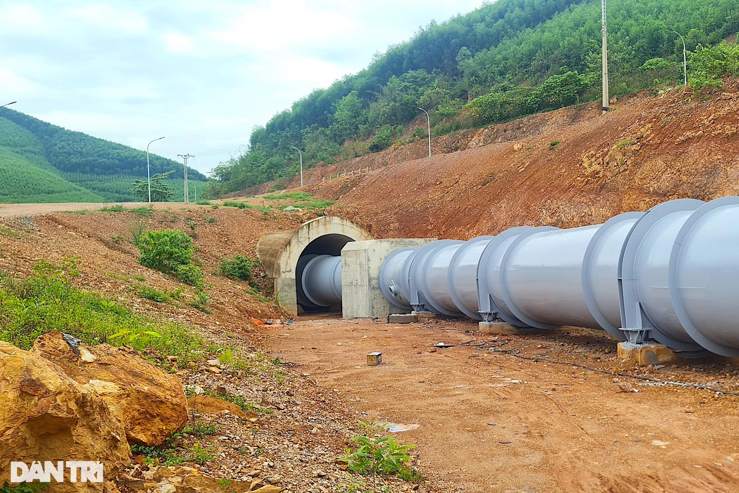 Cận cảnh đại công trình hơn 5.300 tỷ đồng có đường hầm xuyên lòng sông Hiếu - 14