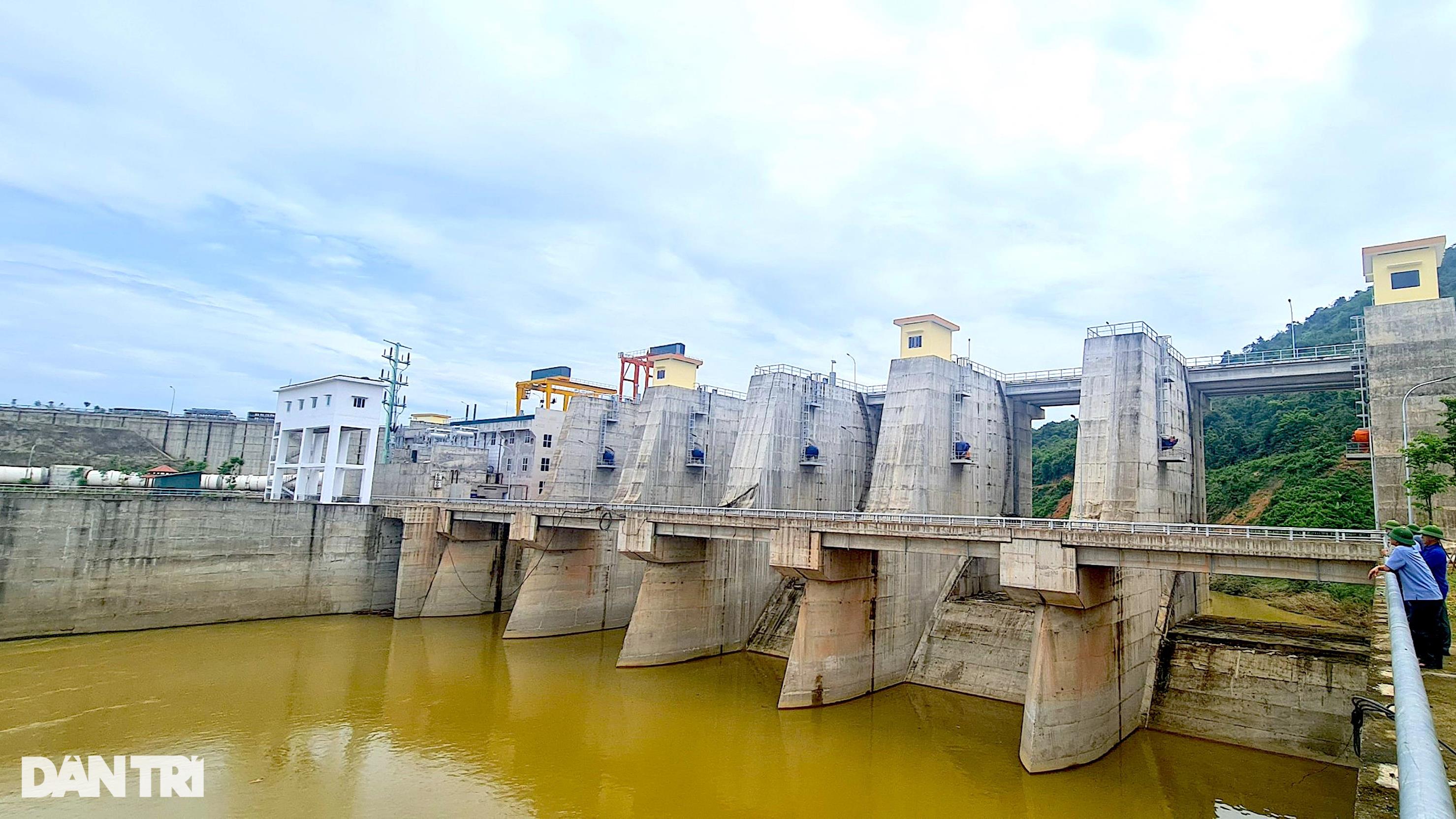 Cận cảnh đại công trình hơn 5.300 tỷ đồng có đường hầm xuyên lòng sông Hiếu - 4