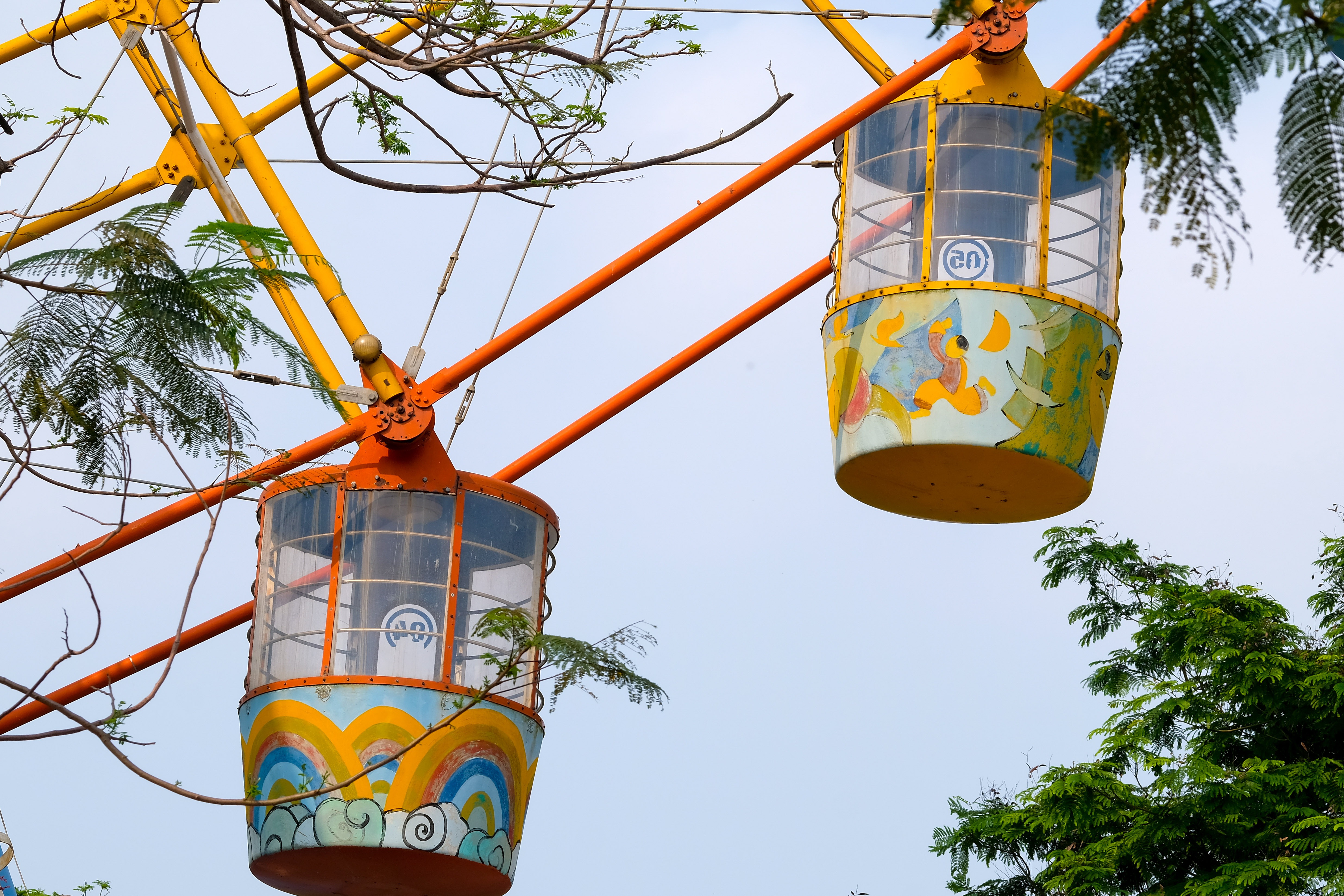 Hà Nội: Vòng đu quay khổng lồ ở công viên nước Hồ Tây thoi thóp chờ chết - 9