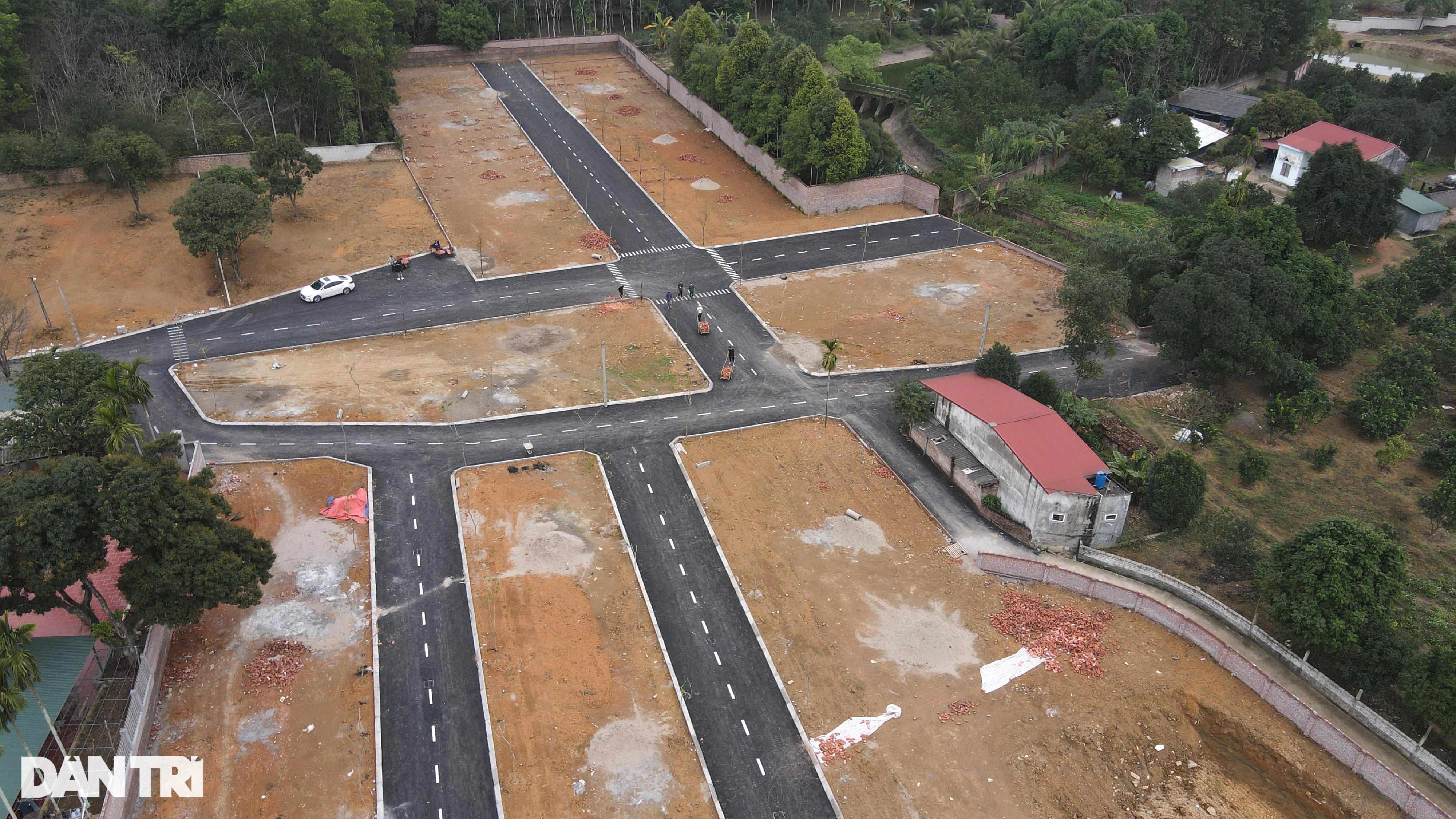 Nở rộ tình trạng núp bóng hiến đất làm đường để phân lô bán nền - 1