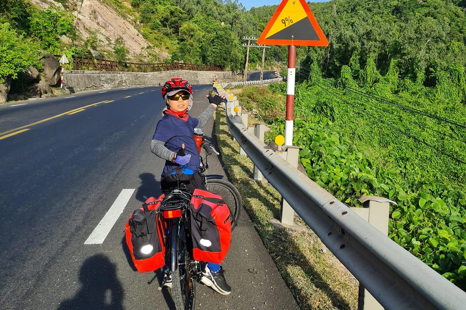 Hi hữu: Cậu bé 11 tuổi đạp xe vượt 1800km từ Bắc vào Nam - 4