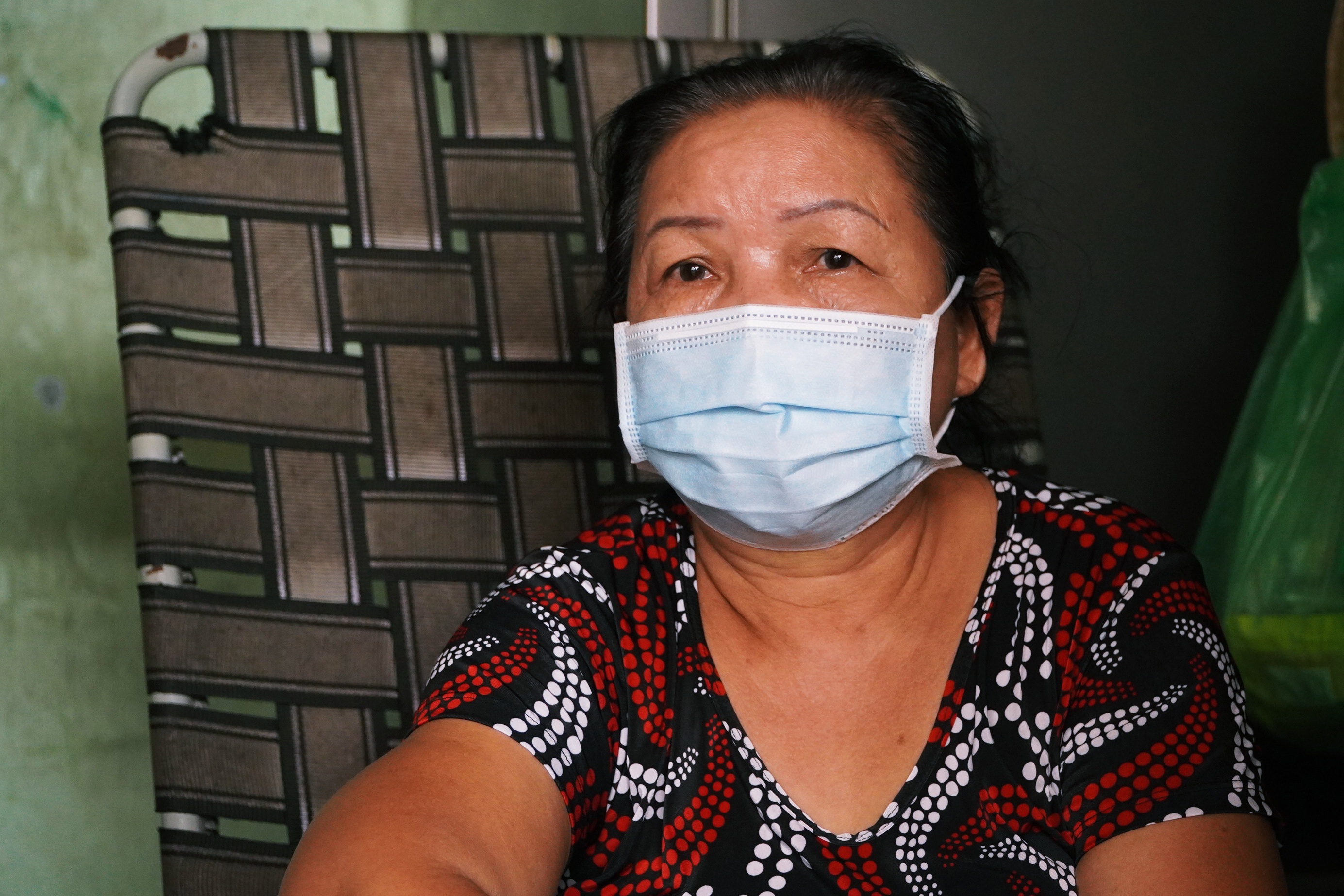 Khổ vì ngập ở TPHCM: Cha không thể đi làm, con không thể học, chợ không bán - 1