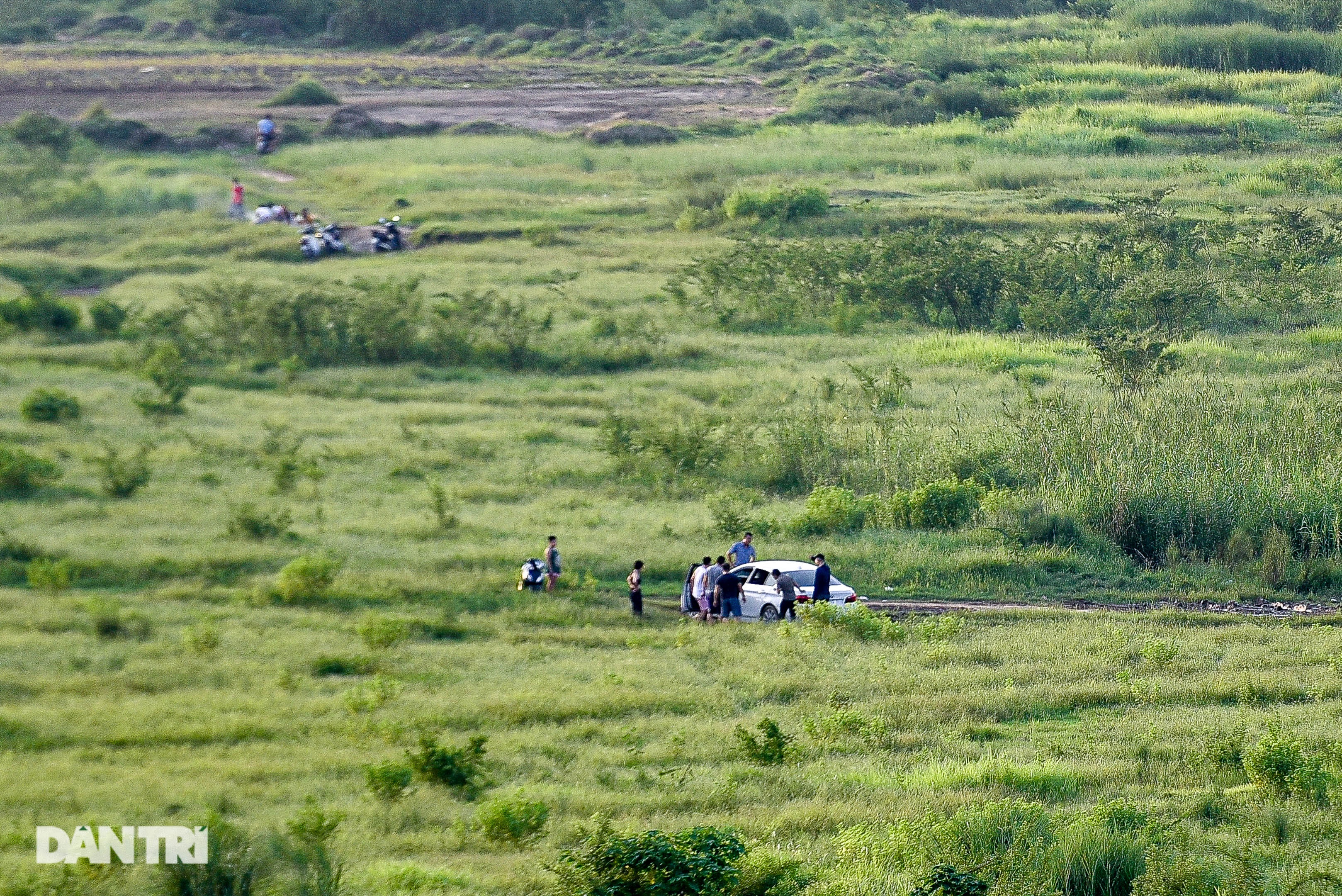 Người Hà Nội đổ ra ven đô cắm trại, tận hưởng kỳ nghỉ lễ - 11