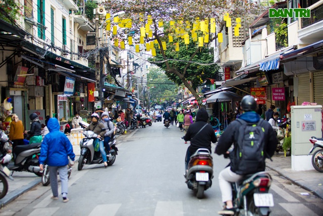 Cảnh vắng vẻ đìu hiu chưa từng có ở khu chợ sắm Tết của nhà giàu Hà Nội - 1