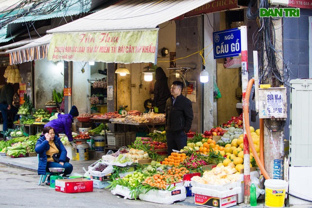 Cảnh vắng vẻ đìu hiu chưa từng có ở khu chợ sắm Tết của nhà giàu Hà Nội - 2