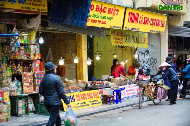 Cảnh vắng vẻ đìu hiu chưa từng có ở khu chợ sắm Tết của nhà giàu Hà Nội - 3