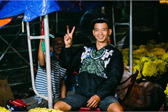Trắng đêm trông cây ở chợ hoa Tết