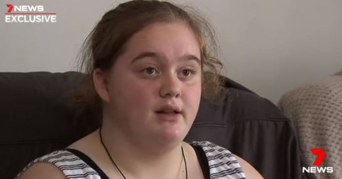 Cô bé 14 tuổi nhập viện vì nuốt phải kim trong táo mua siêu thị