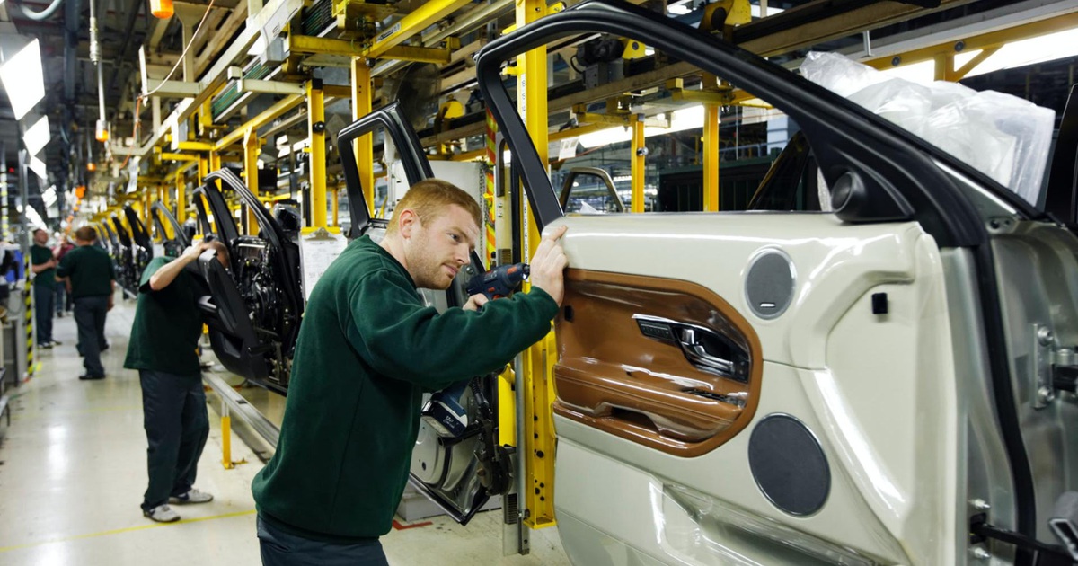 Jaguar Land Rover có thể phải ngừng sản xuất tại Anh vì dịch Covid-19