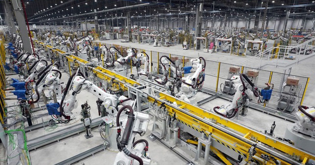 Nhiều nhà máy ôtô vẫn dừng sản xuất dù không thuộc “vùng nguy cơ cao”