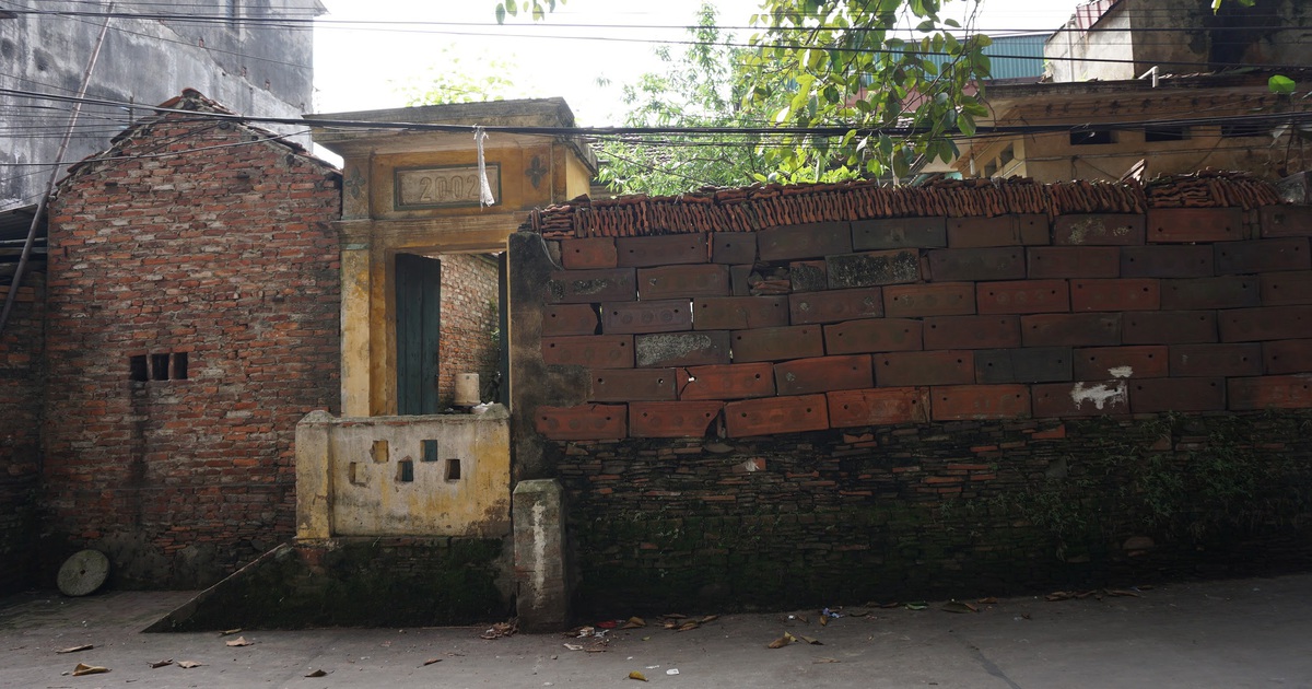 Kỳ lạ làng có những ngôi nhà xây bằng tiểu sành 'độc nhất' ở Việt Nam
