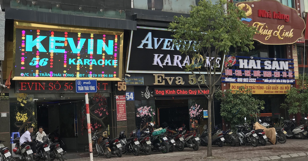 Quán karaoke tấp nập, nhộn nhịp trở lại sau chuỗi ngày 'ngủ đông'