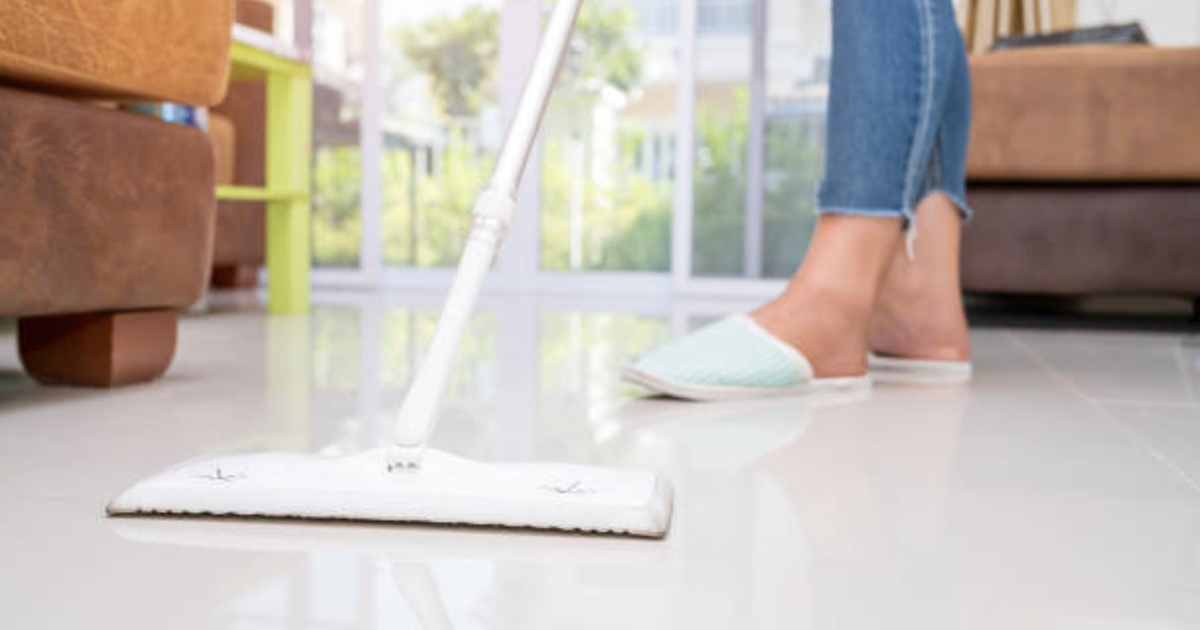 Em làm gì mà giờ này chưa đón con?