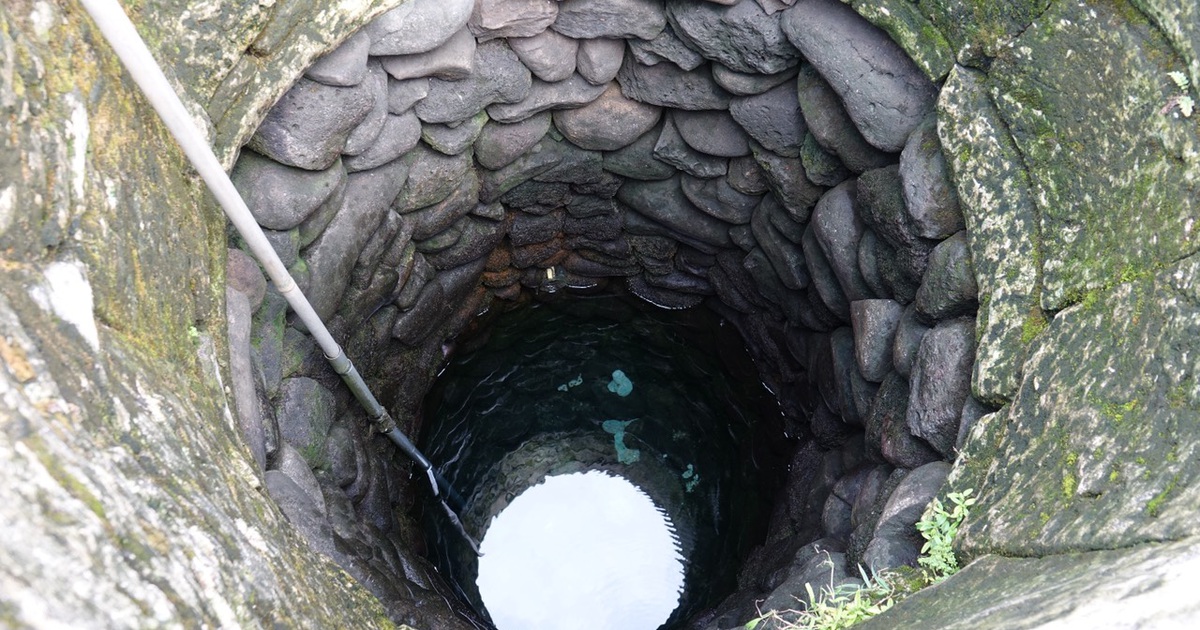 Giếng cổ trăm tuổi nằm sát biển, quanh năm không cạn nước ở Quảng Ngãi