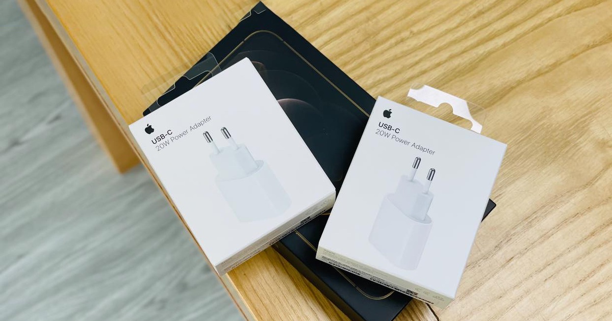 Không chỉ iPhone 12 Pro Max, củ sạc của Apple cũng 