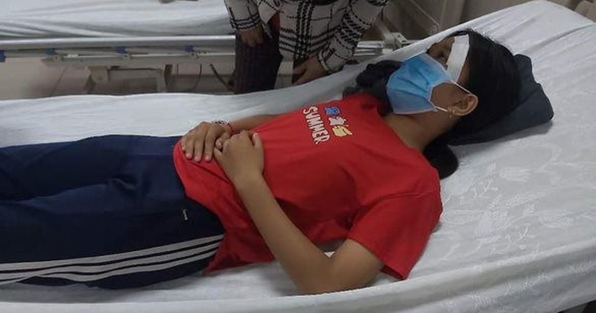Nữ sinh bị đánh nhập viện sau va quẹt giao thông