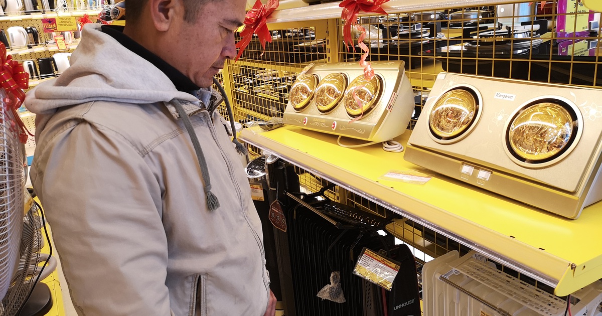 Rét đậm 11-14 độ C, máy sưởi, đèn sưởi trở thành món hàng