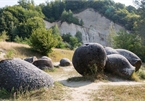 Bí ẩn những 'viên đá sống' ở Romania
