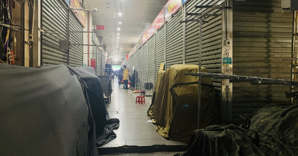 Lạ 'chưa từng thấy': Tiểu thương chợ Ninh Hiệp đồng loạt 'đóng cửa' áp Tết