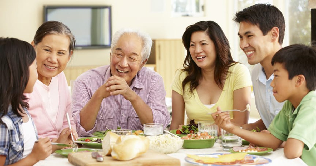 Bí kíp ăn tiệc cuối năm không lo tăng cân