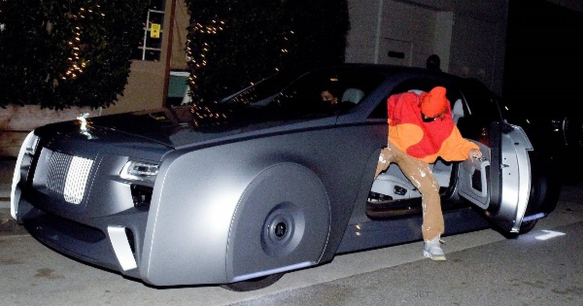 Ca sĩ Justin Bieber ra phố với chiếc Rolls-Royce cực dị