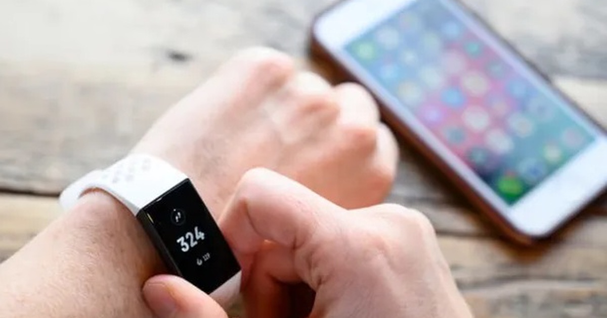 Cô gái phát hiện bạn trai ngoại tình nhờ vòng đeo tay thông minh