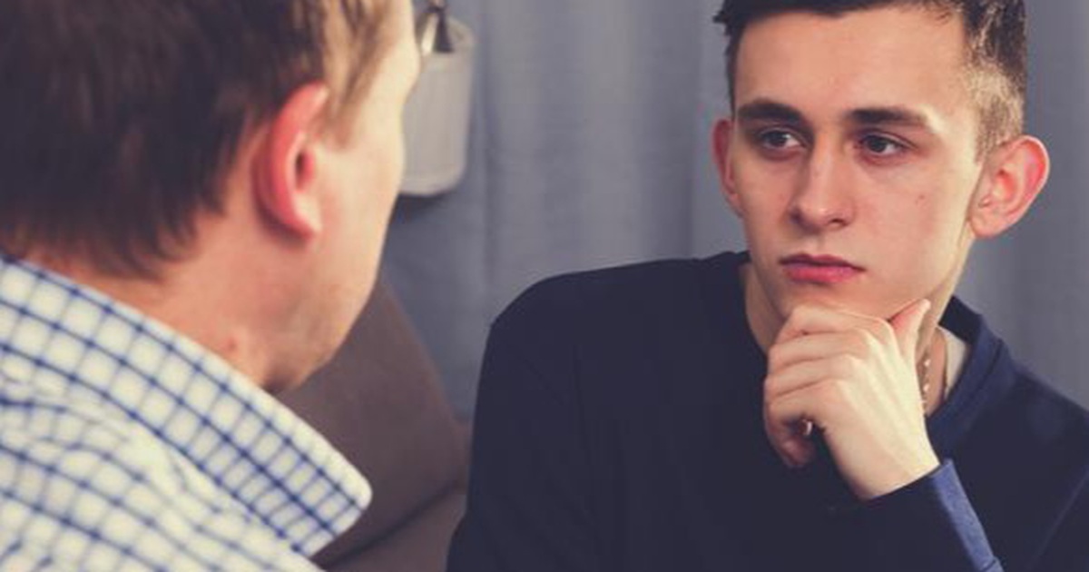 Người cha gay, người con 'thẳng', và cuộc trò chuyện về giới tính