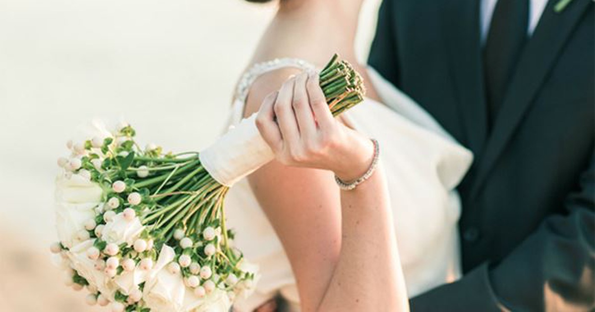 Suy sụp với cô em gái 33 tuổi, cưới chồng lần 4