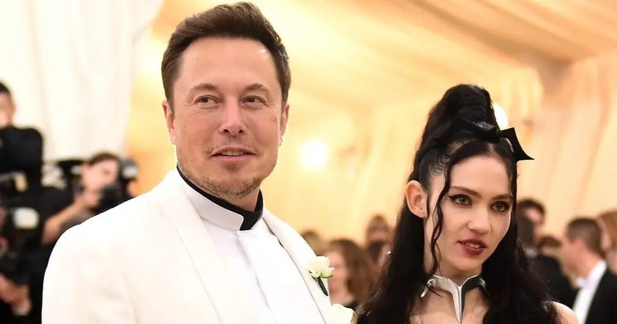 Elon Musk bị bạn gái gọi là 'trẻ trâu' trên mạng xã hội