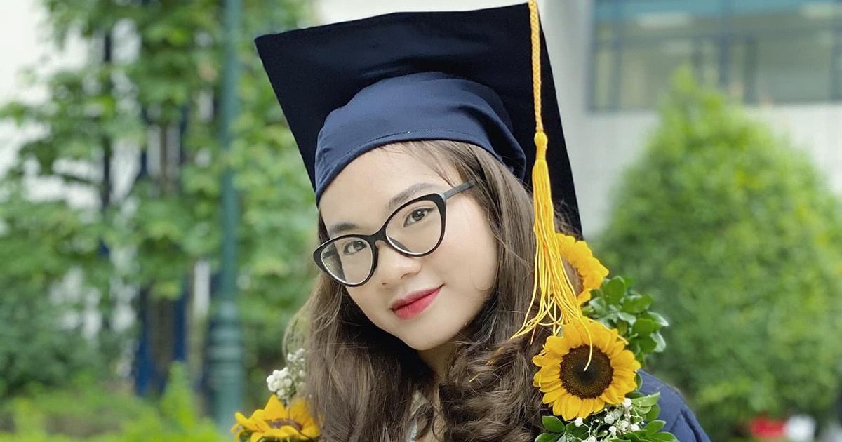 Nữ thủ khoa tốt nghiệp sớm, xinh đẹp không kém hot girl